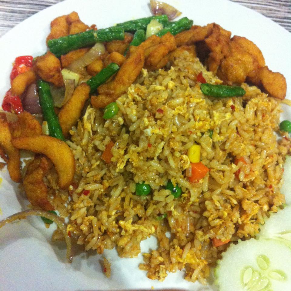 Makan Minum Best RESEPI NASI  GORENG  AYAM GORENG  KUNYIT 