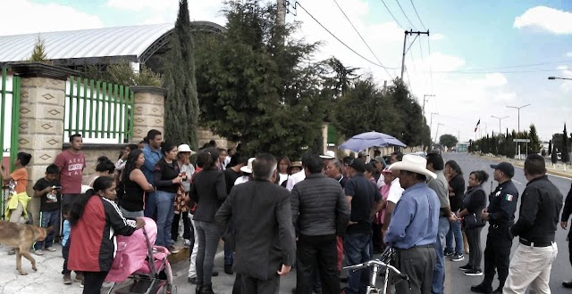 Santa Ana Nopalucan: Papá Agrede a Directora de Escuela Miguel N. Lira   