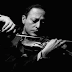 El Violín de Heifetz un tema sobrio y elegante para Fedora.