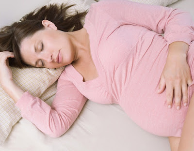posisi tidur ibu hamil yang disarankan