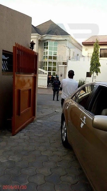 ARMS FRAUD SAGA: Former PDP Chairman, ADAMU MU’AZU in Trouble as Heavily Armed EFCC Officials Takes Over his Mansion [SEE PHOTO]
