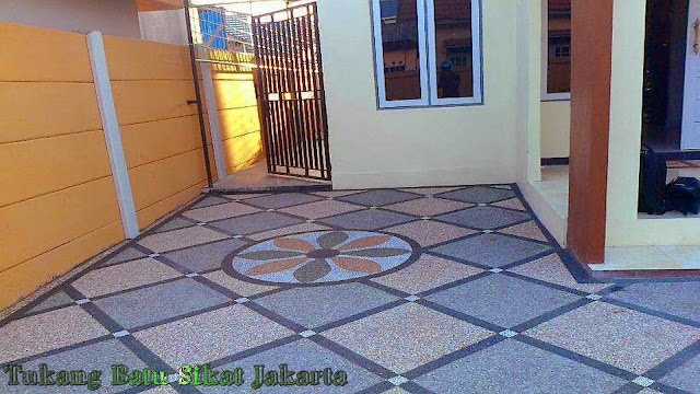 lantai carport batu sikat motif diagonal/kotak kotak