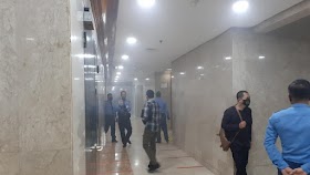 Gedung DPR Berasap, Setjen: Itu Tumpukan Kabel Yang Kena Cipratan Alat Las Gedung DPR Berasap, Setjen: Itu Tumpukan Kabel Yang Kena Cipratan Alat Las