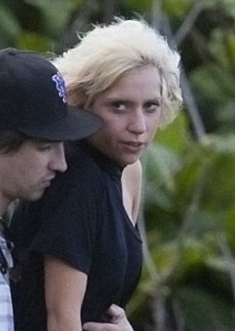 lady gaga without makeup and wig pictures. lady gaga images without