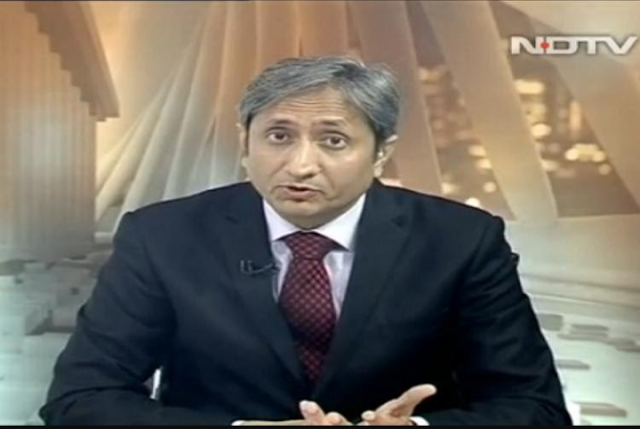 NDTV के क्रांतिकारी पत्रकार Ravish Kumar ने अपने एक Fan को थप्पड़ मारा!