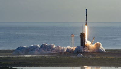 SpaceX launches 60 new Internet satellites