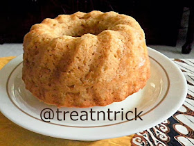 apple oatmeal cake recipe @ http://treatntrick.blogspot.com