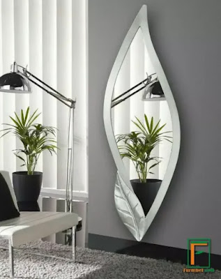 Mirrors decorate leaf shape wall