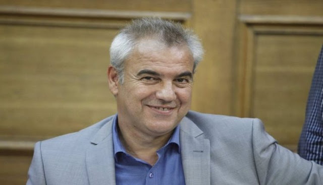 Δεν τους αφήνουν σε χλωρό κλαρί! Ανάγκασαν βουλευτή του ΣΥΡΙΖΑ να αποχωρήσει από χορό της εκλογικής του περιφέρειας