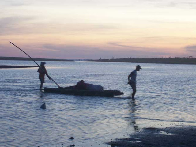 poor fishermen reach shore