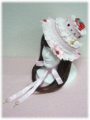 cake hat by AP