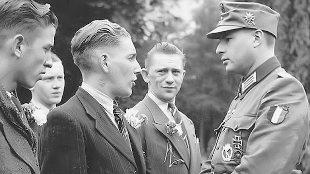 León Degrelle (a la derecha), el belga a quien Hitler quería como a un hijo (Foto de Internet)