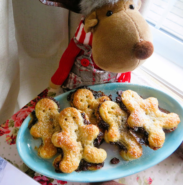 Gingerbread Man Mince Pies