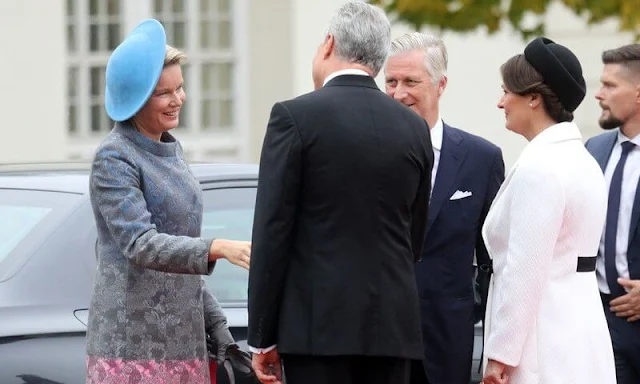 Queen Mathilde wore Armani Prive coat Fall 2021 Couture Collection. President Gitanas Nauseda and his wife Diana Nausediene