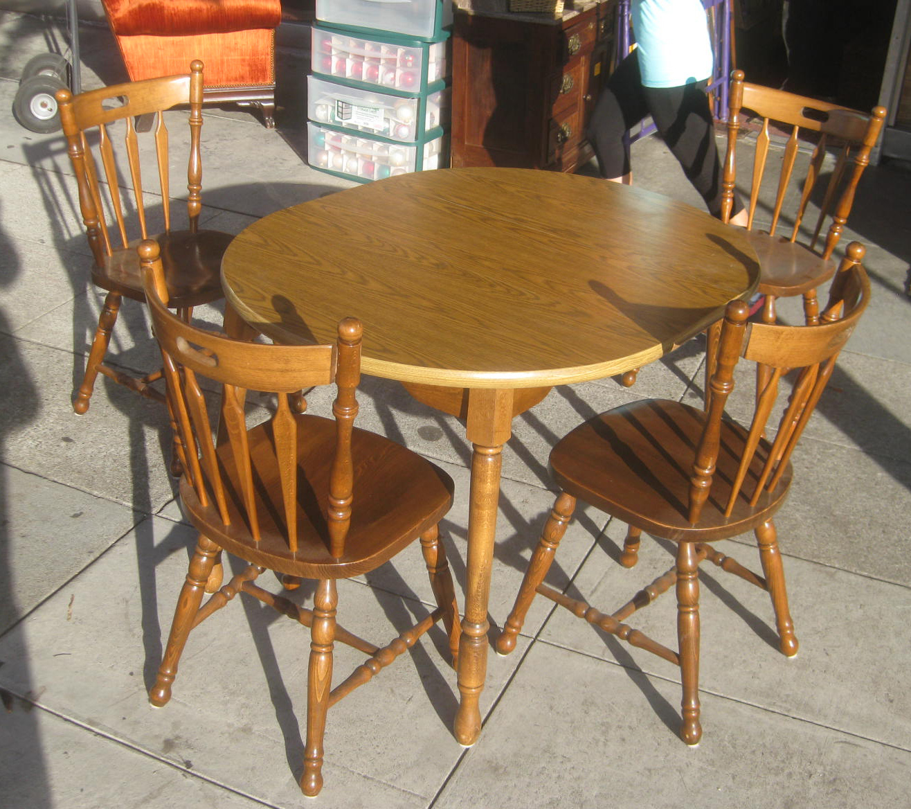 UHURU FURNITURE & COLLECTIBLES: SOLD - Kitchen Table and ...