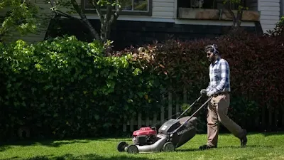 how loud is a lawn mower,how many decibels is a lawn mower,unpowered lawn mower,lawn mower decibels,why are lawn mowers so loud,loud lawn mower,lawnmower decibels,how loud is a lawnmower