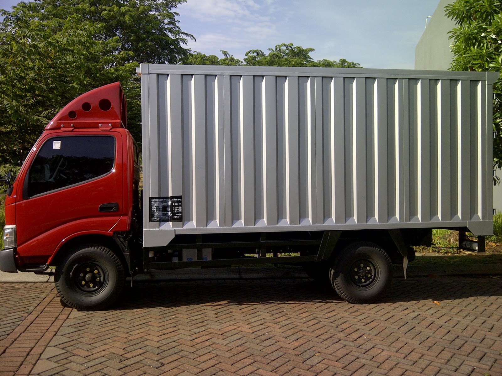 Sewa Mobil  Box