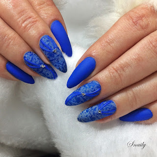 http://snaily-nails.blogspot.com/2018/02/niebieskie-rajstopki.html