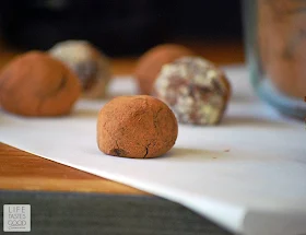 Red Wine Chocolate Truffles | by Life Tastes Good are bite sized pieces of chocolate heaven. These are traditional French Truffles made with a simple chocolate ganache I flavored with red wine and rolled in cocoa powder.