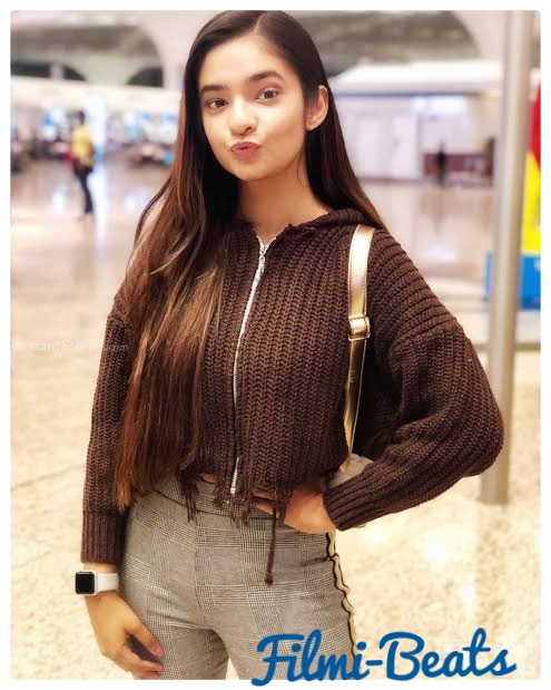 Anushka Sen Wallpaper &  Biography