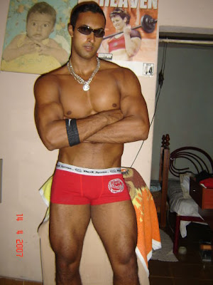 Beautiful Briefs is a blog of sexy men's underwear pics: briefs boxers bikinis jocks!