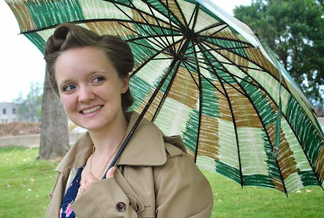 Flashback Summer: Fall Beginnings- 1940s 1950s vintage raincoat outfit, umbrella