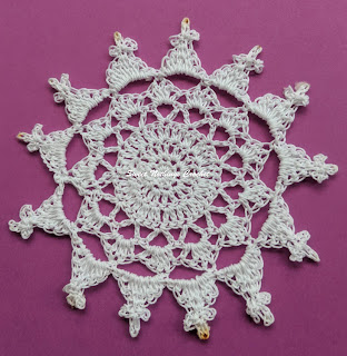 Sweet Nothings Crochet free crochet pattern blog, full photo of the Anemone Doily,