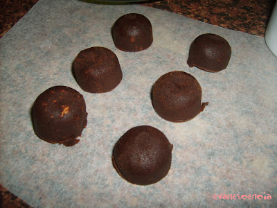 desmoldando trufas chocolate