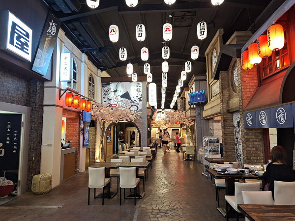 宜蘭礁溪九湯町拉麵博物館全台首家，充滿日本風的拉麵街