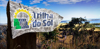 Placa indicativa trilha do sol Capitólio