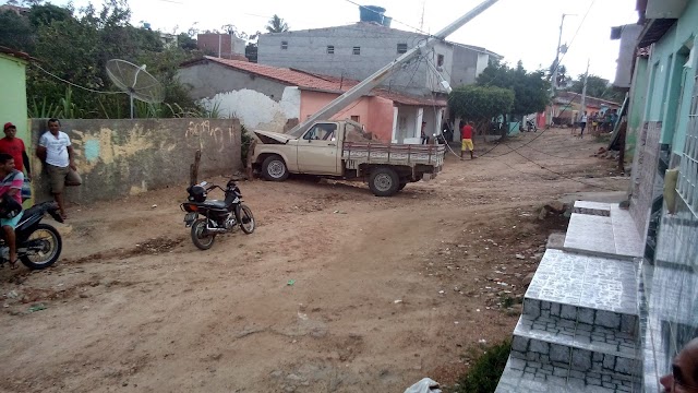 Veículo desgovernado provoca acidente em Bom Conselho