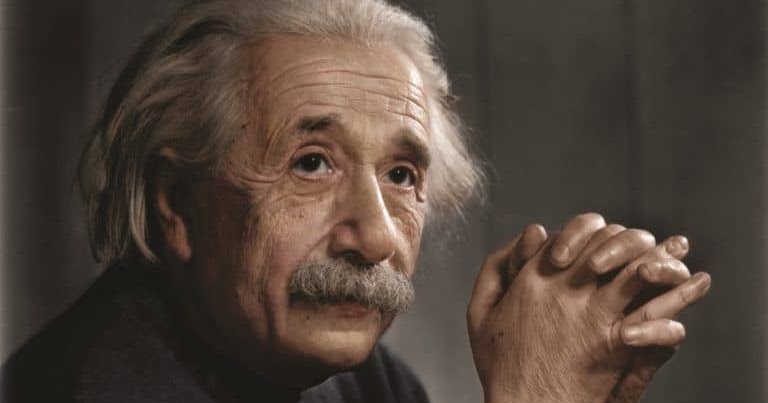 Contoh Biografi Singkat Albert  Einstein  dalam Bahasa  