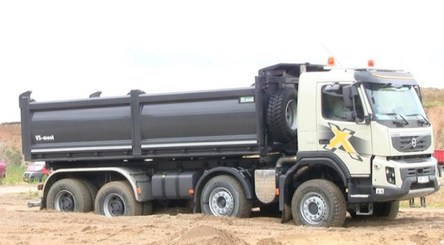 Mobil Truk Pasir Volvo FMX 460