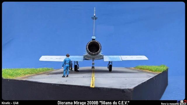 Diorama Kinetic Mirage 2000B "50ans du C.EV" au 1/48.