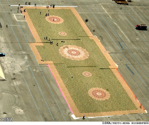 World's Largest Hand-Woven Carpet 03