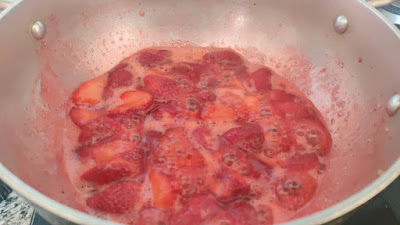 step by step making of strawberry compote