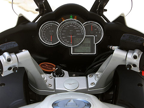 2013 Moto Guzzi V7 Stone motorcycle photos 480 x 360 pixels