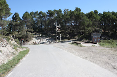 GR-7 BELLPRAT A JORBA (PONT DEL GANXO), Carretera BV-2212 i bascula de pessatge industrial al terme municipal d'Argençola