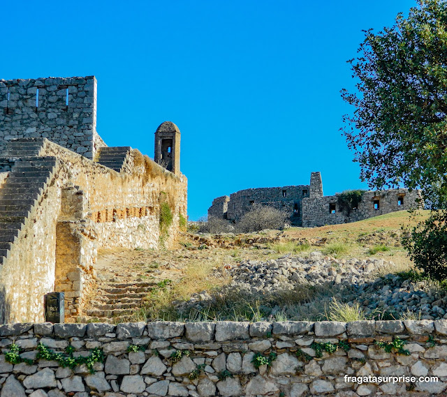 Bastiões da Fortaleza de Palamidi em Nafplio na Grécia