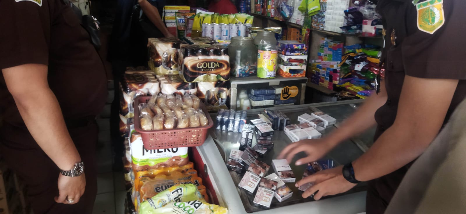 Operasi Gabungan Berhasil Sita Ribuan Batang Rokok Ilegal di Nganjuk:  Perang Melawan Peredaran Barang Ilegal