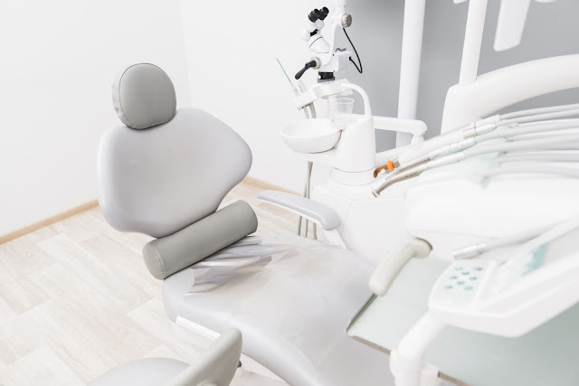 Leczenie stomatologiczne dzięki fibrynie bogato-płytkowej - nowoczesne metody leczenia zębów