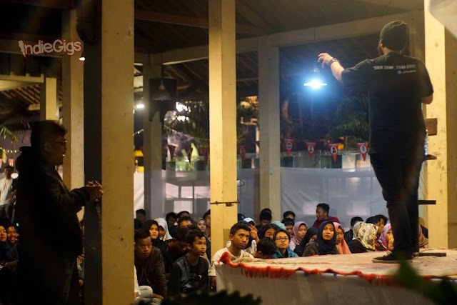 Stand Up Night #1 Pertemukan Nuri, Wira dan Yoga