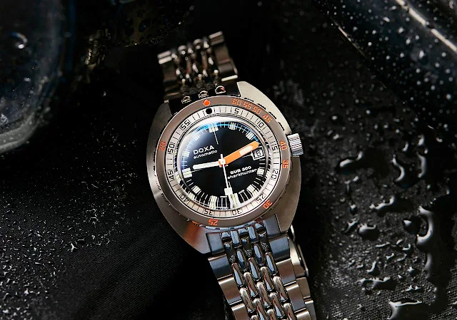 DOXA SUB 300 COSC Black Sharkhunter