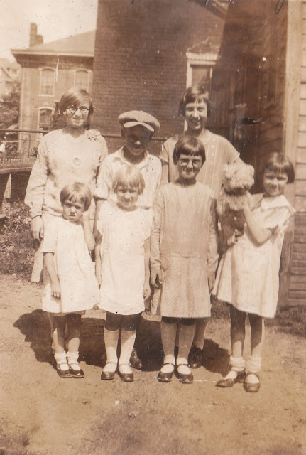 The Meinzen Cousins in Steubenville, Ohio, about 1927:  Back row: Gladys Hashman, Sid Harris, Audrey Meinzen (my mom)  Front row: Betty Harris, Doris Meinzen, Geraldine Meinzen, Bertha Harris