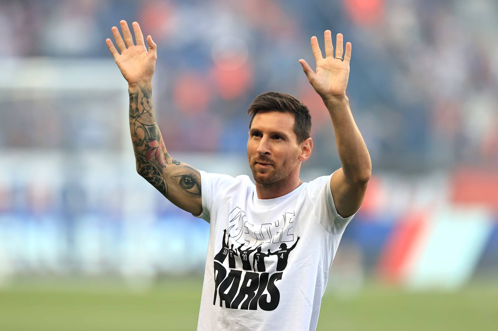 VIDEO: Messi se presentó ante los hinchas de París Saint-Germain en el Parque de los Príncipes