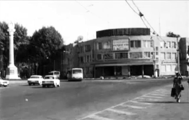 Фото города Душанбе 1960-ых годов и те же места в 2015 году.