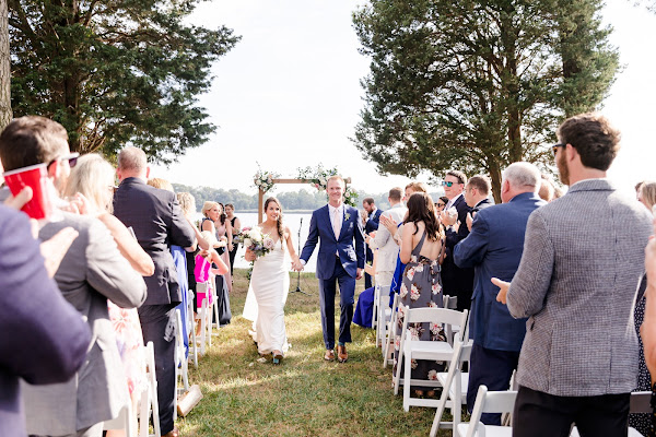 Summer Wedding at Brittland Manor photographed by Maryland Wedding Photographer Heather Ryan Photography