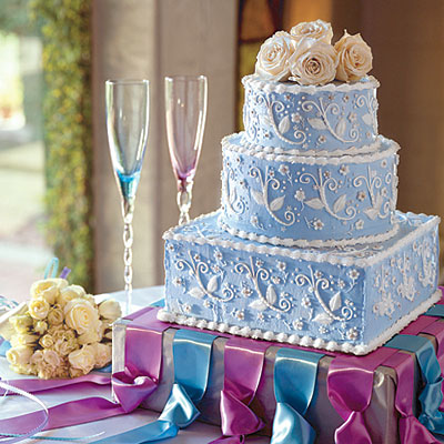 Read on for detailed directions on how to make a wedding cake and with the