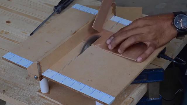 Membuat Gergaji Meja  Table Saw  dari Dinamo 12v Cara  