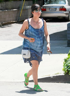 Hollywood Celebrities and their Sandals Lookbook